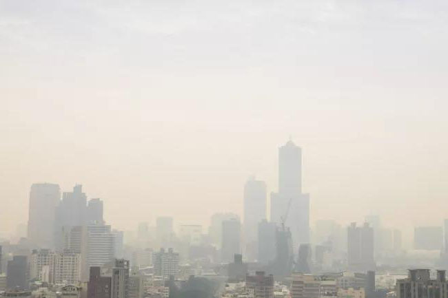秋高氣燥，警惕“三手煙”！空氣凈化除濕機(jī)